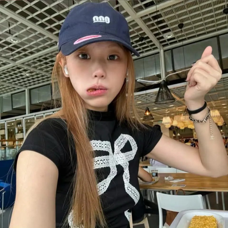 轻拍翻转小魔女
